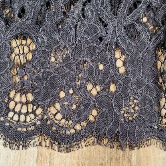 🔺️Taylor & Sage Medieval Blue High Neck Lacy Sleeveless Blouse Small - Picture 9 of 13